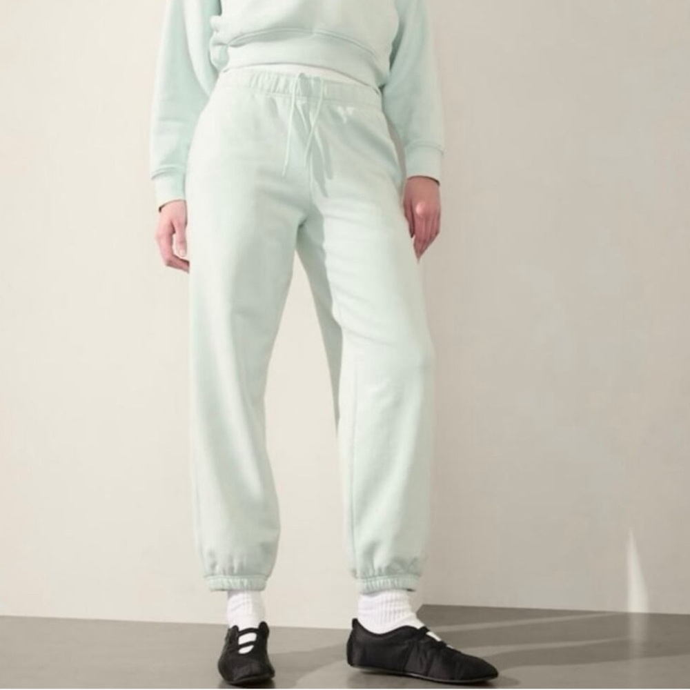Athleta Forever Fleece Joggers in Glacier Size Small